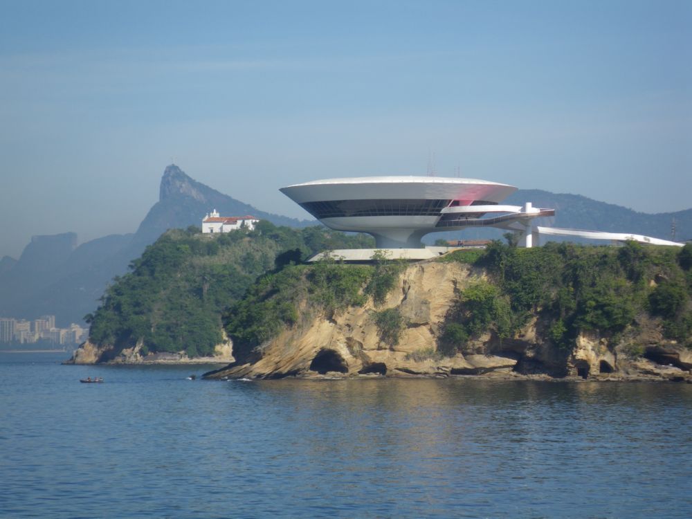 Approaching Niemeyer's Niteri Contemporary Art Museum building